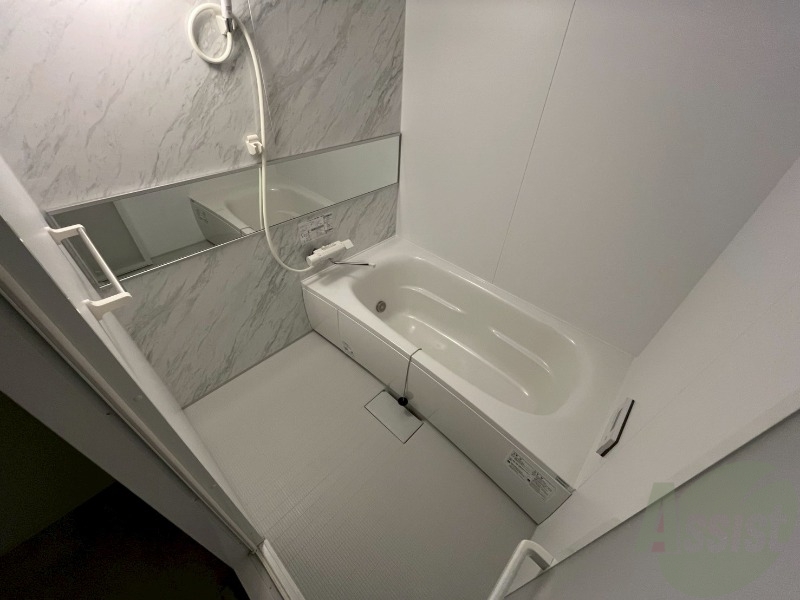 バス・シャワールーム　お風呂になります。一日の疲れを癒してくださいね。