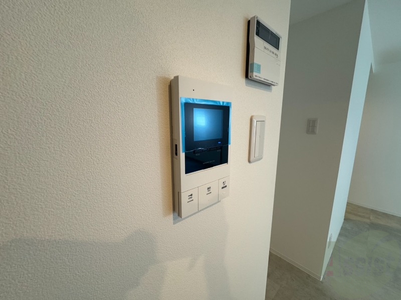 セキュリティ　ＴＶモニター付インターホンです。来客者の顔が見えるので安心！