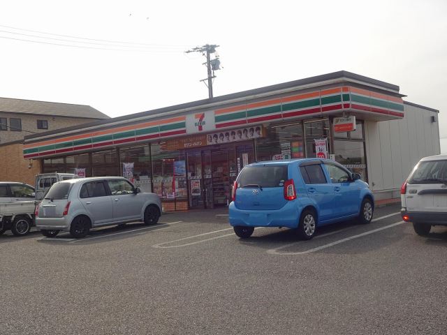 コンビニ　セブンイレブン（コンビニ）まで1600m