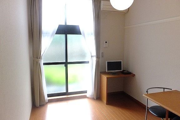 居室・リビング　家具・家電付きのお部屋です♪