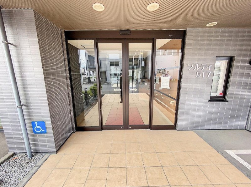 エントランス　エントランス