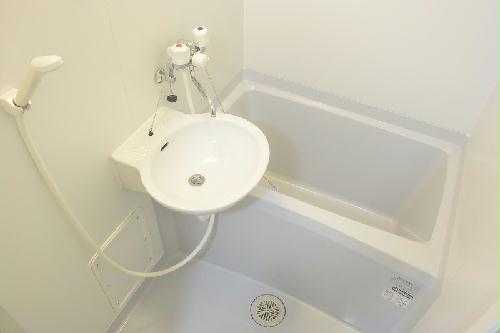 バス・シャワールーム　一日の疲れを癒せます。