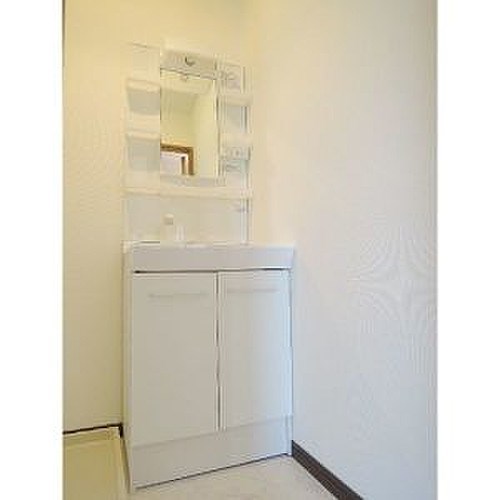 洗面設備　写真は同型物件です。