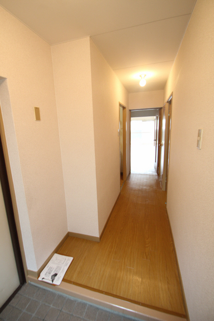 玄関　※他のお部屋の参考写真の為、原状優先です。