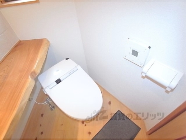 トイレ　ウォシュレット付いてます！