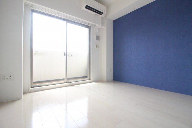 居室・リビング　洋室7.2帖の明るい寝室です。