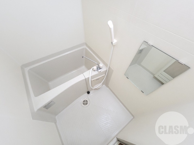 バス・シャワールーム　キレイにリフォームされています♪