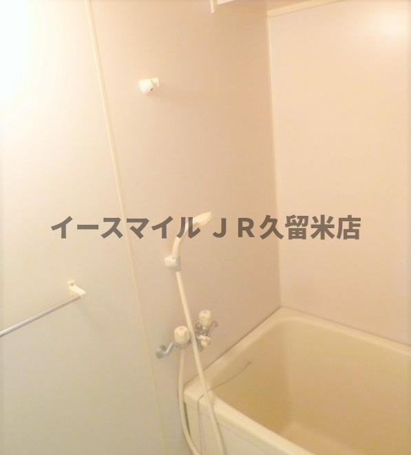 バス・シャワールーム　コンパクトで使いやすいお風呂です