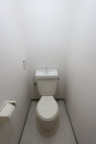 トイレ　参考写真です。現況優先。