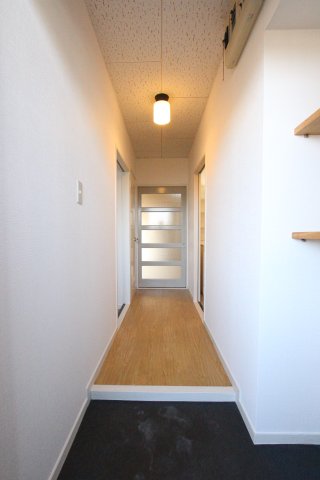玄関　参考写真です。現況優先。