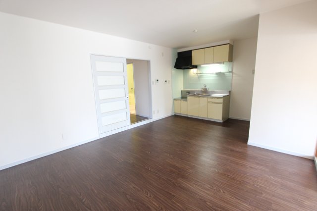 居室・リビング　参考写真です。現況優先。