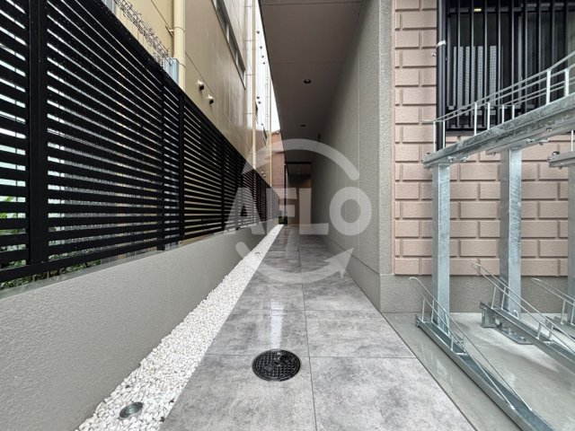 エントランス　RET：umekita　エントランス