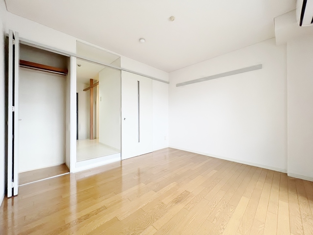 居室・リビング　色合いのキレイなお部屋です