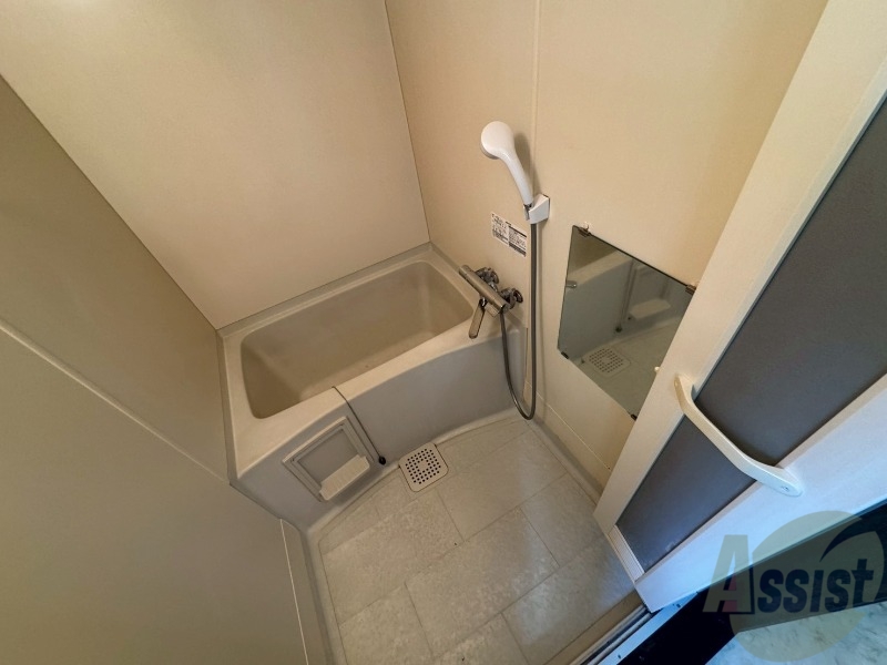 バス・シャワールーム　ユニットバスです。疲れを癒すのに欠かせませんね！