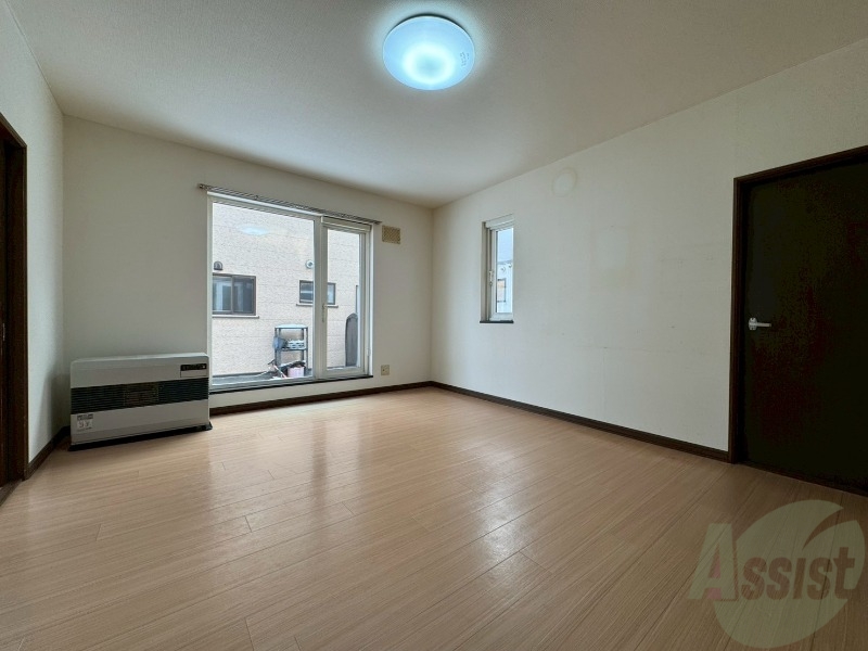 居室・リビング　広くてキレイなお部屋が広がっていて、充実した生活が送れそう。