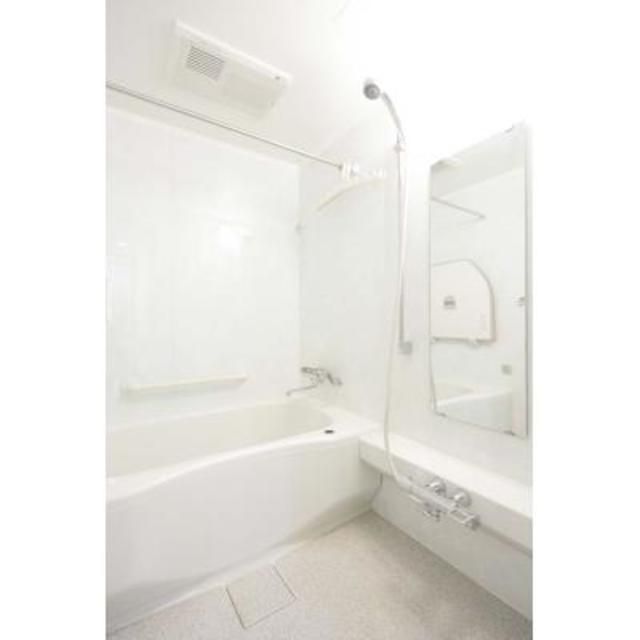 バス・シャワールーム　写真は同タイプ住居です。