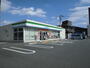 コンビニ　ファミリーマート（コンビニ）まで585m
