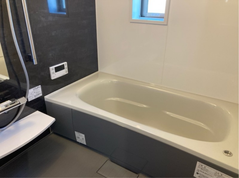 バス・シャワールーム　落ち着いた空間のお風呂です