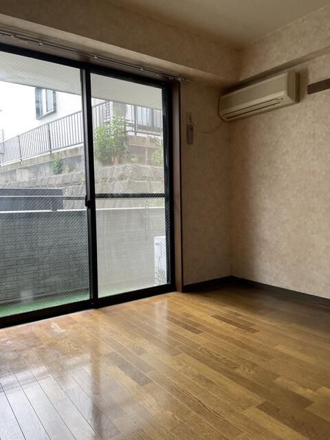 居室・リビング　別号室参考写真