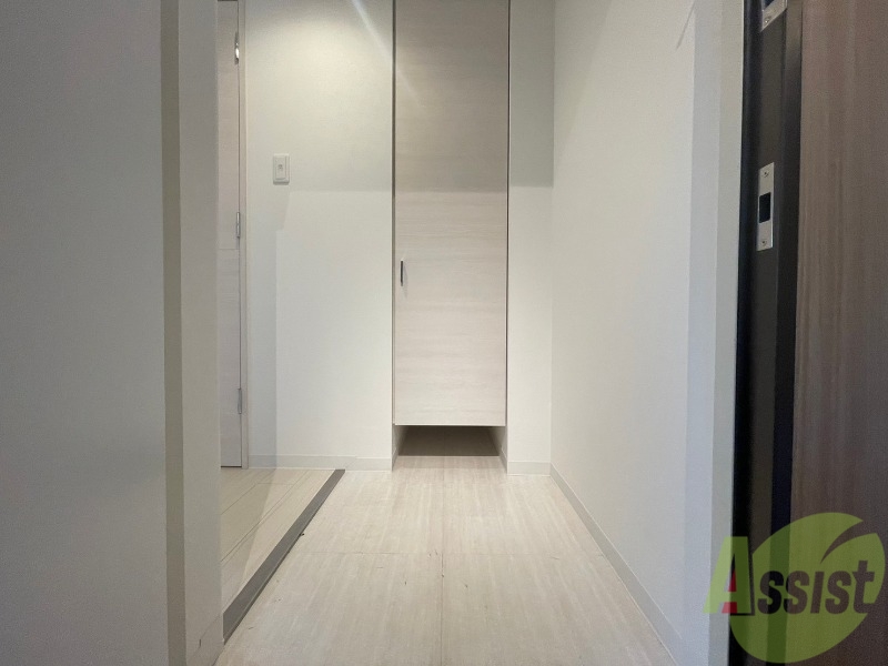 玄関　玄関の様子です。明るい印象ですね。気分もあがりそう。