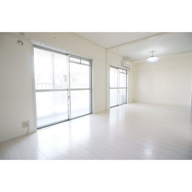 居室・リビング　リビング（同仕様タイプ）