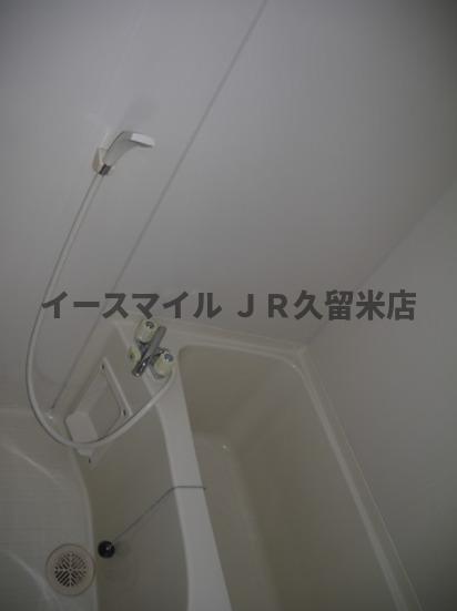 バス・シャワールーム　コンパクトで使いやすいお風呂です