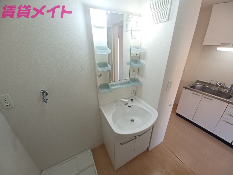 洗面設備　同型参考写真