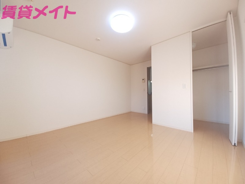 居室・リビング　同型参考写真