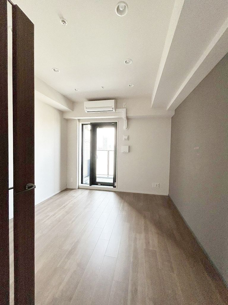 居室・リビング　洋室（約6.4帖）