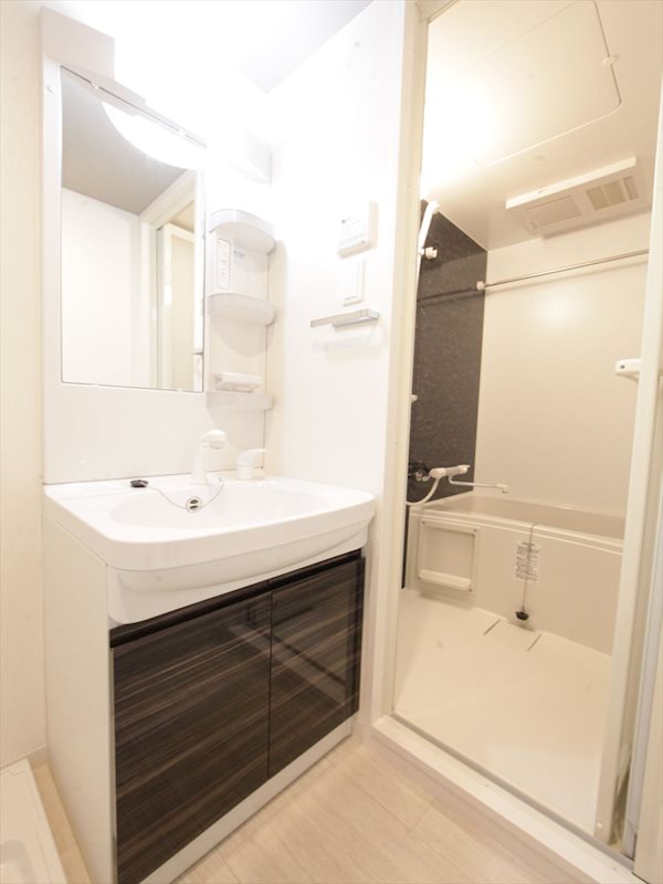 洗面設備　脱衣所　独立洗面台（シャンプードレッサー付）