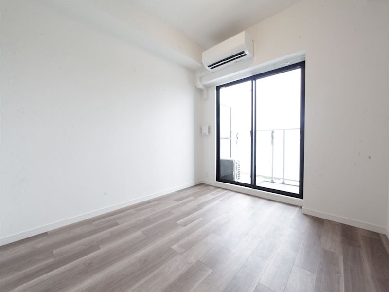 その他部屋・スペース　洋室6.7帖　エアコン完備　バルコニーに面しています