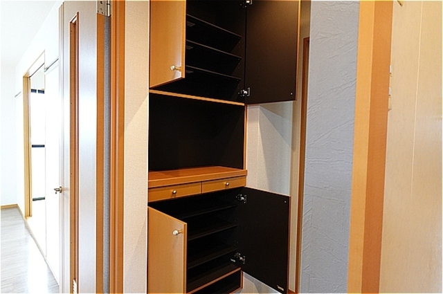 玄関　シューズボックス