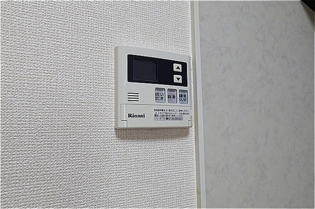 その他　キッチンに追い焚きリモコン