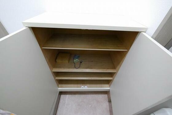 玄関　シューズボックス