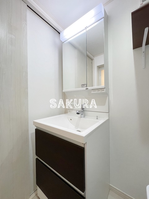 洗面設備　身支度に便利な洗面台！