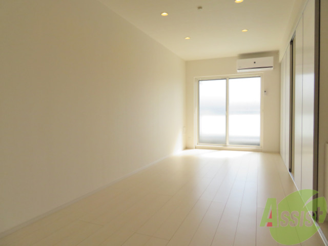 居室・リビング　リビングは広く開放的で過ごしやすくなっています。