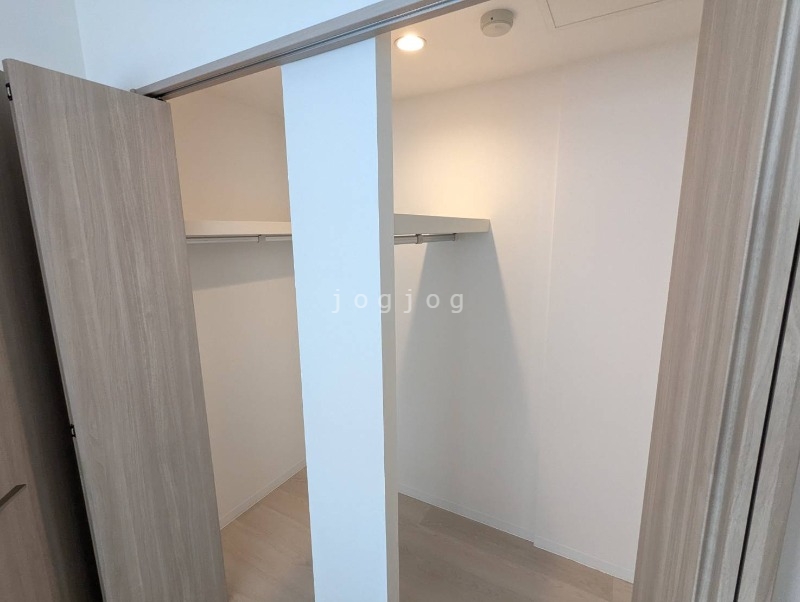 収納　寝室のウォークインクロゼット