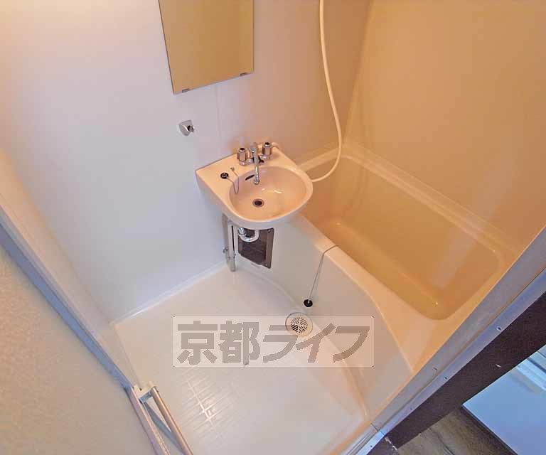 バス・シャワールーム　キレイなバスルームです。