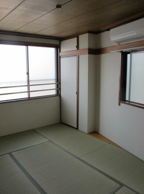 居室・リビング　最上階・角部屋・二面採光☆