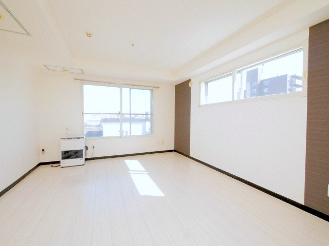 居室・リビング　室内綺麗にリフォーム済みです♪