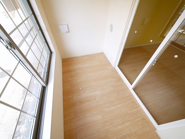 バルコニー　サンルームは天気によるお洗濯の心配がありません