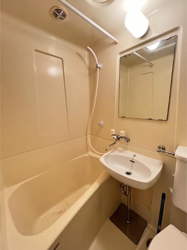 バス・シャワールーム　ユニットバスです。