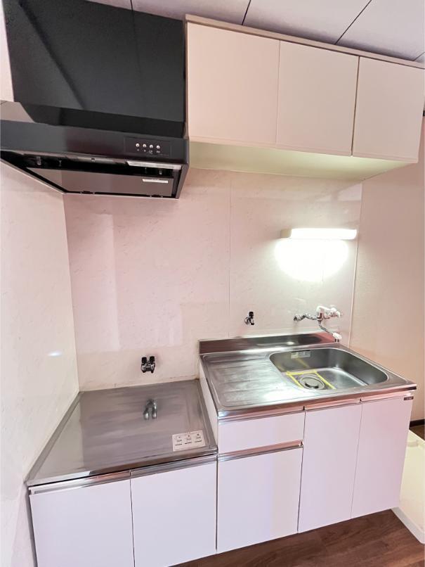 キッチン　上部にも収納があって便利なキッチンです。