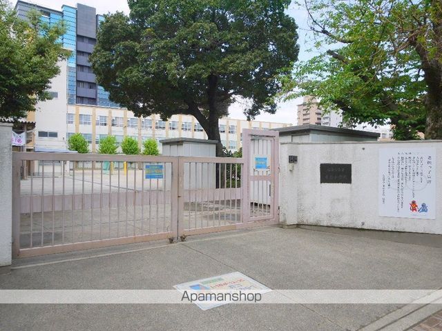 小学校　名古屋市立小学校老松小学校（小学校）まで413m