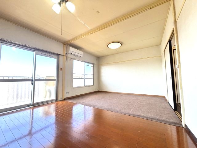 居室・リビング　南西向きの明るいリビングダイニング★