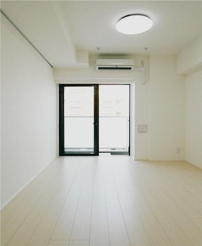 居室・リビング　☆明るい洋室☆