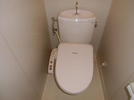 トイレ　温水洗浄暖房便座