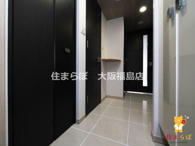 玄関　「気になったら、LINEで気軽に相談できますよ。」