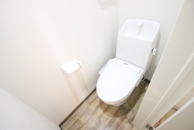 トイレ　※別室の参考写真の為、現況優先です。