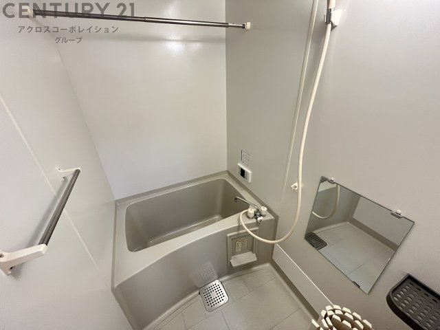 バス・シャワールーム　浴室乾燥・追い炊き機能付きで便利♪